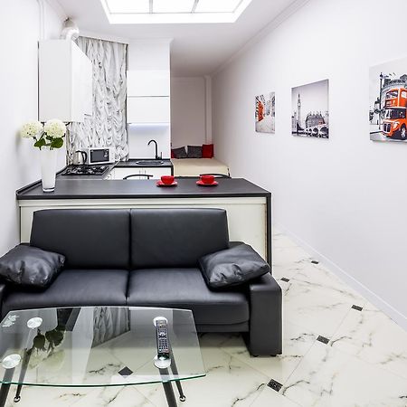 Designer Apartment Зі Світлом! Λβιβ Εξωτερικό φωτογραφία