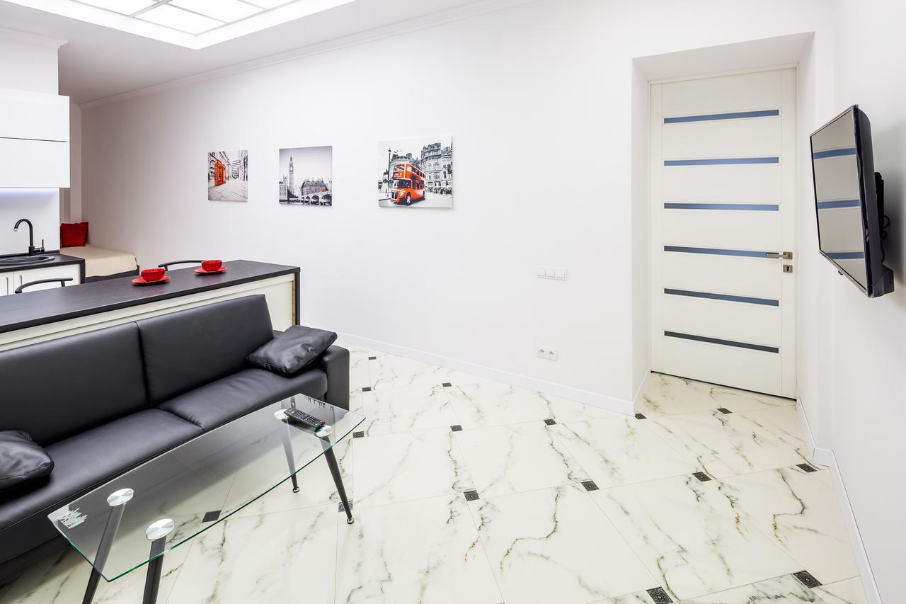 Designer Apartment Зі Світлом! Λβιβ Εξωτερικό φωτογραφία