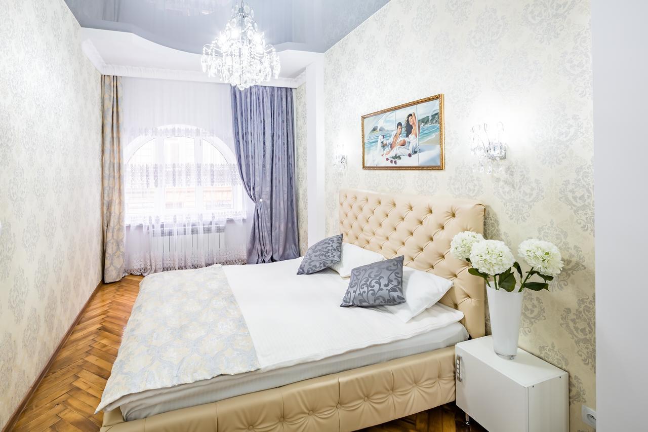 Designer Apartment Зі Світлом! Λβιβ Εξωτερικό φωτογραφία