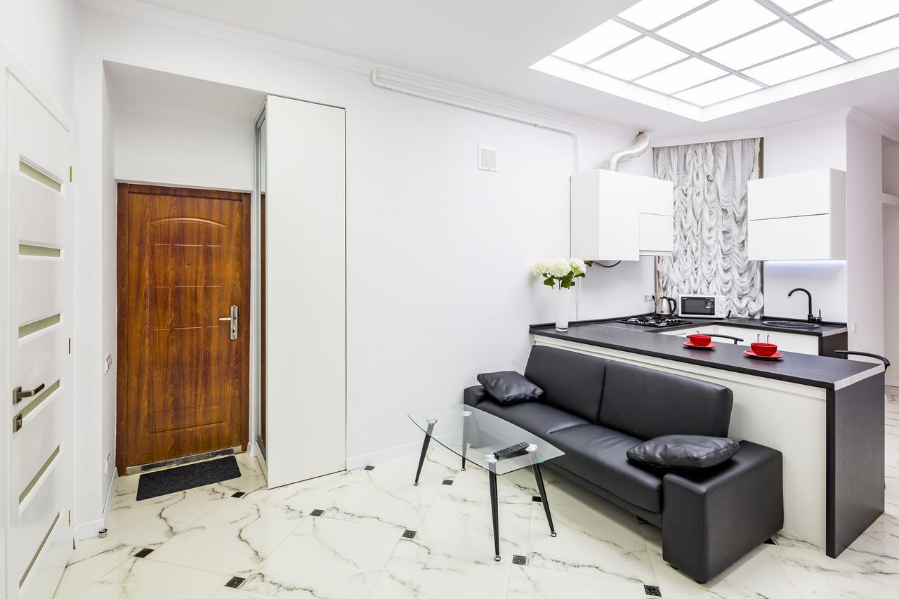 Designer Apartment Зі Світлом! Λβιβ Εξωτερικό φωτογραφία